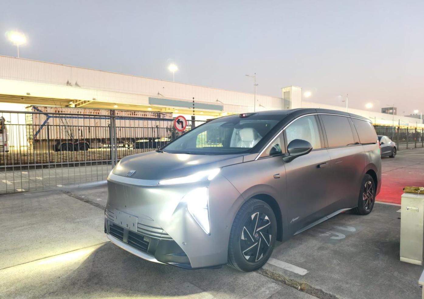 车若初见 别克至境世家纯电版谍照曝光，奥特能平台，900V+6C，10分钟补能4