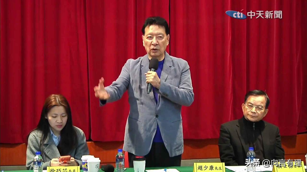 国民党军购案内斗实录：3500亿 vs 8100亿，谁在瞎指挥？

这出左右互搏