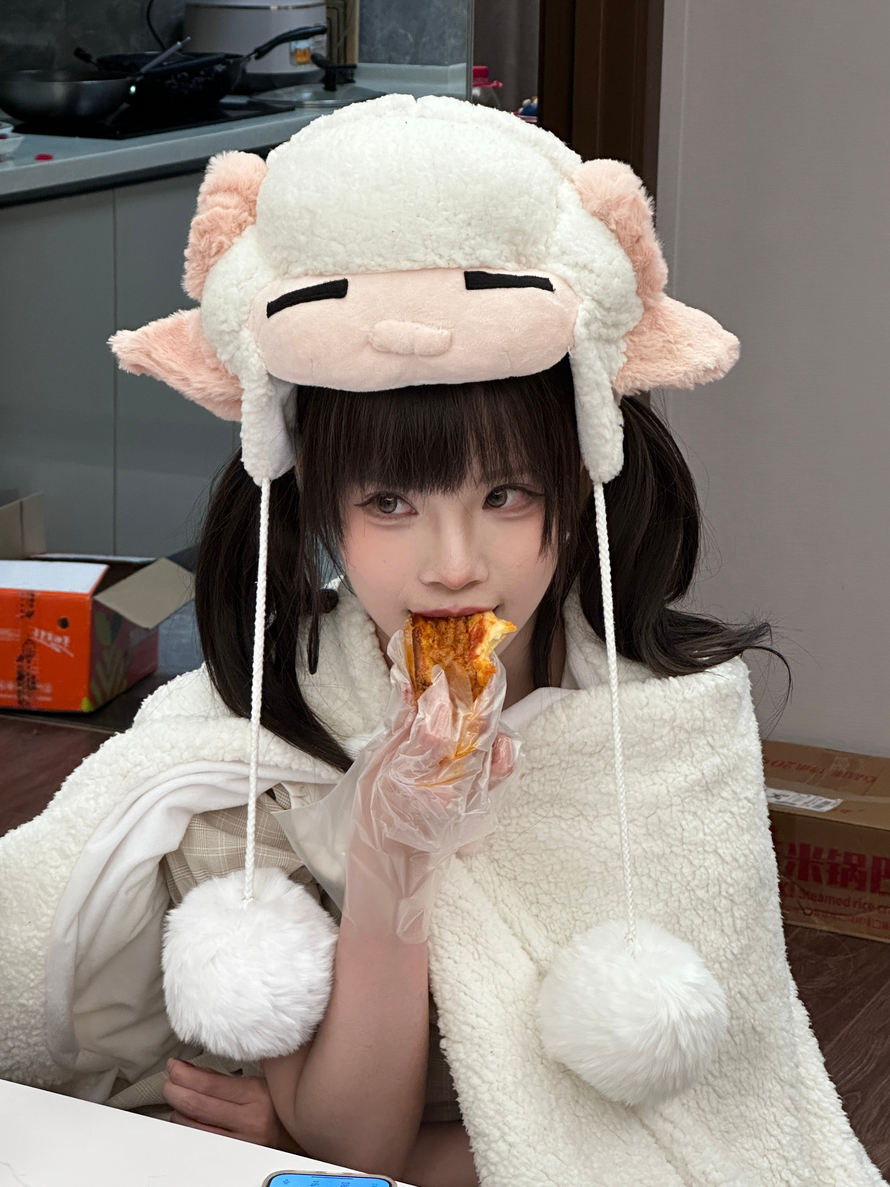 羊羊吃披萨🍕#河野華[超话]# ​​​