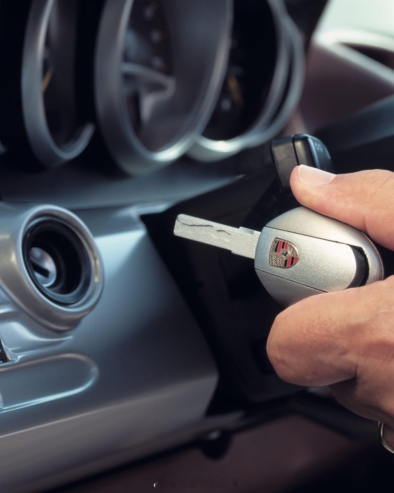 保时捷博物馆整了一堆卡雷拉GT的细节特写图，这玩意谁受得了啊大v聊车汽场全开车评