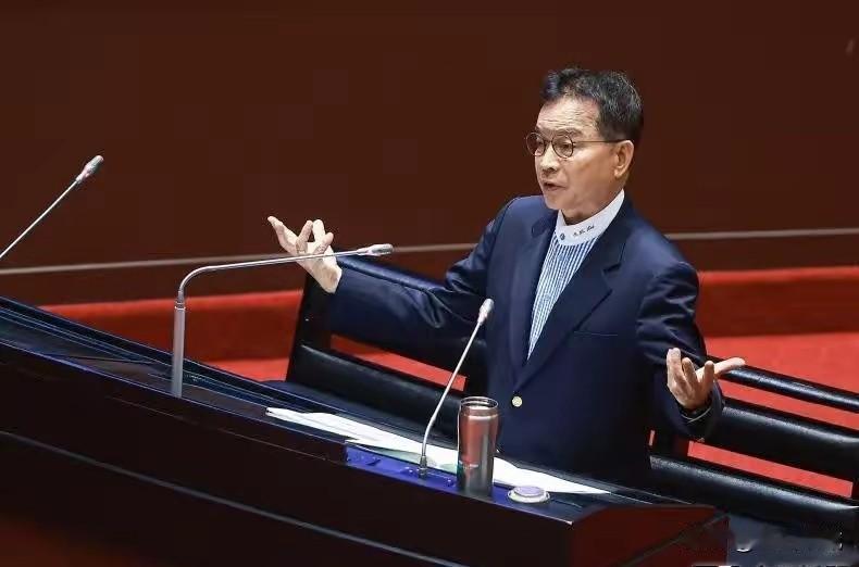 赖士葆又出来放话了！
 
今天是6月12日，国民党籍民意代表赖士葆针对近期两桩海