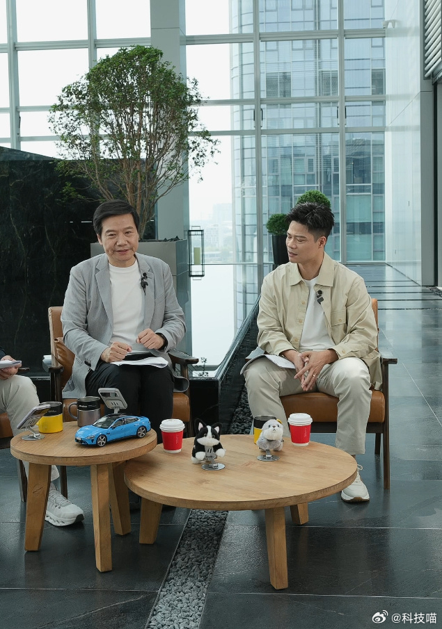 雷总说了，新一代SU7锁单量突破3万辆！注意，锁单就是交的钱，后面不买车，这钱就