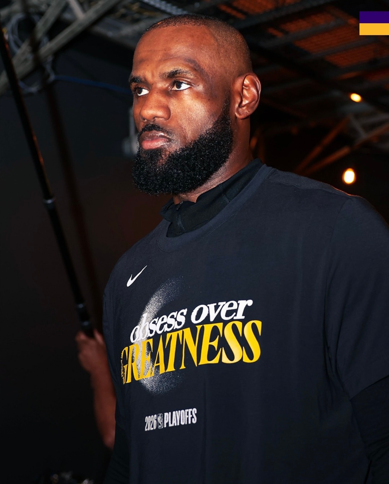 詹姆斯赛后谈是否还有可改进之处时表示：“就在比赛刚结束不久，我回到更衣柜旁就已经