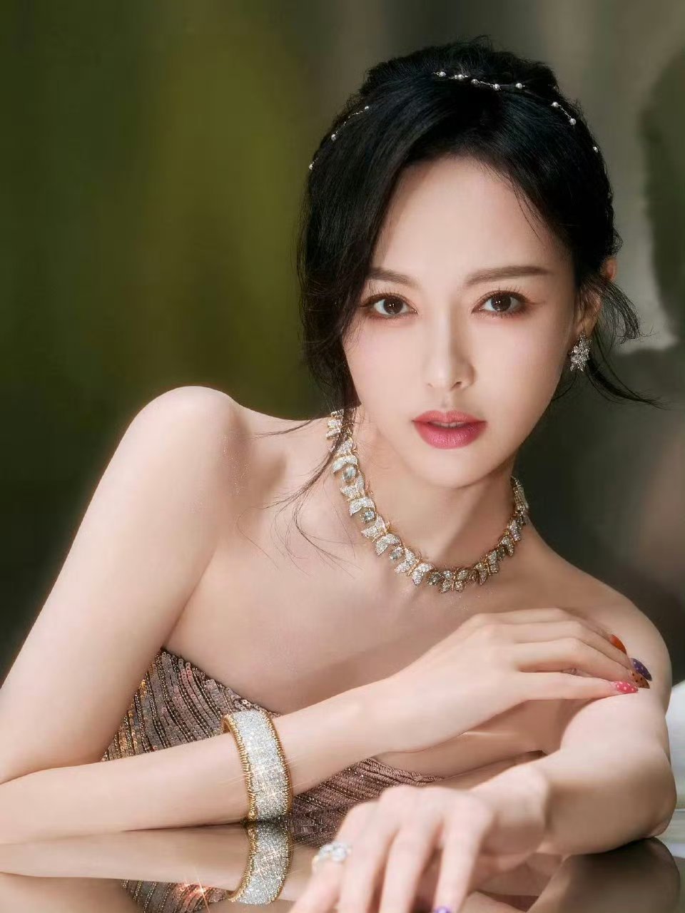 顶流花旦高珠公式照一览，杨幂、杨颖Angelababy、唐嫣、迪丽热巴、杨紫、白