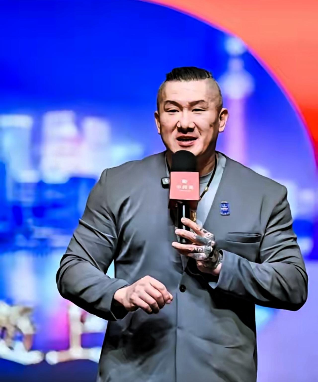 曾仕强先生的预言太准了！
​台湾会被意想不到的人带回来，现在看来，这个人出现了。