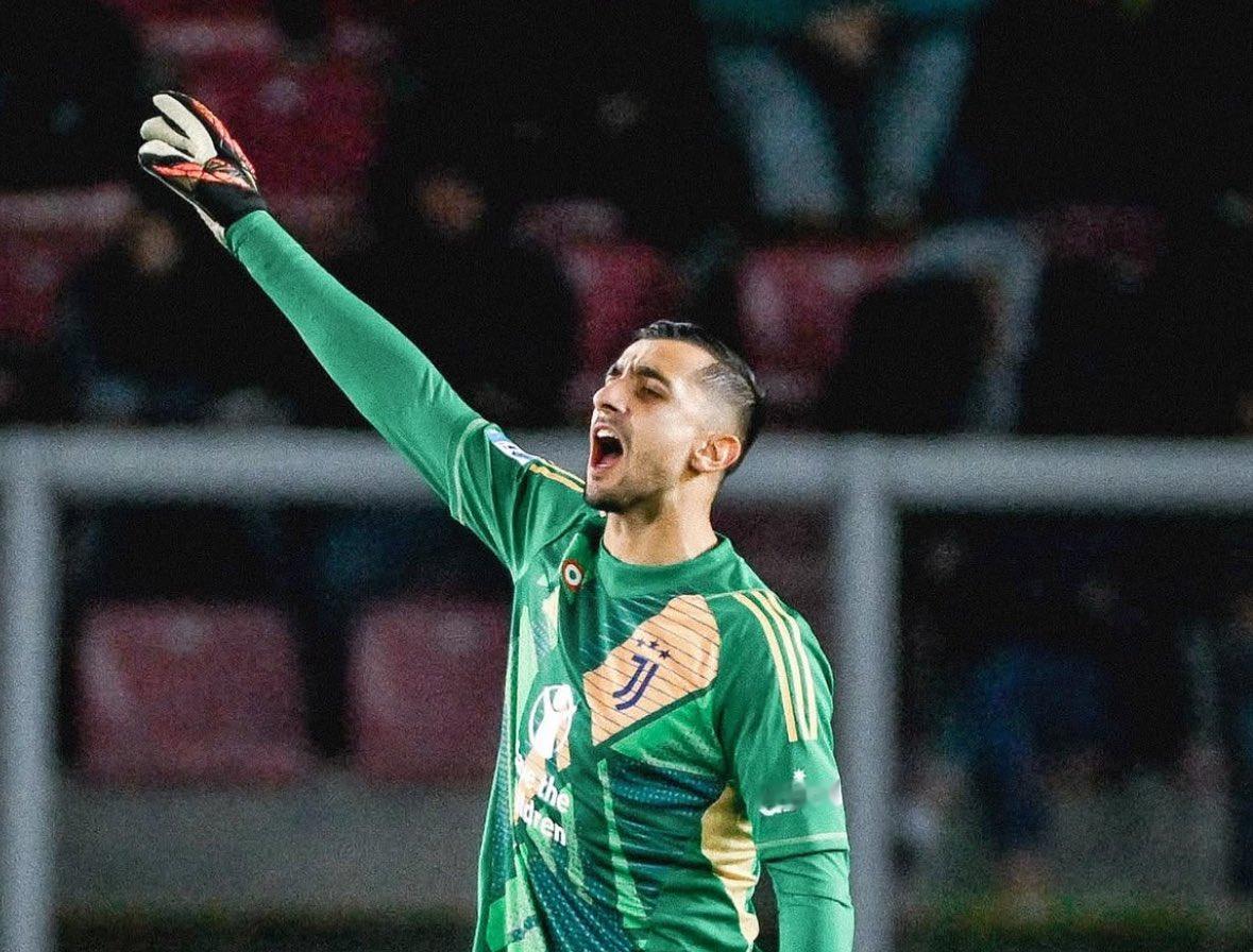 尤文与第三门将平索里奥再续了一年的合同，有意思的是这名35岁的门将从2017年在