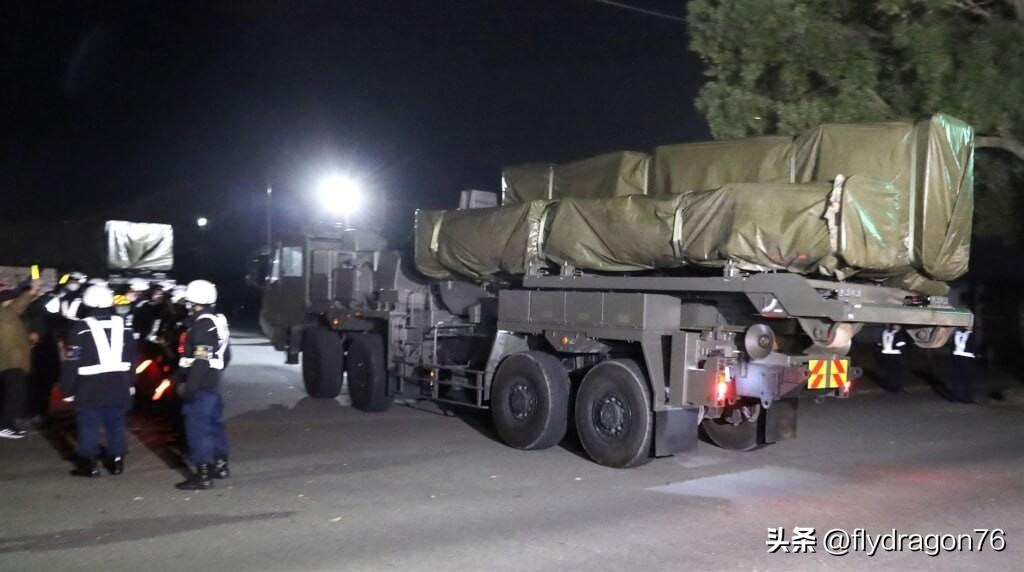🇯🇵 一辆12式远程导弹发射装置驶入位于熊本的日本基地。