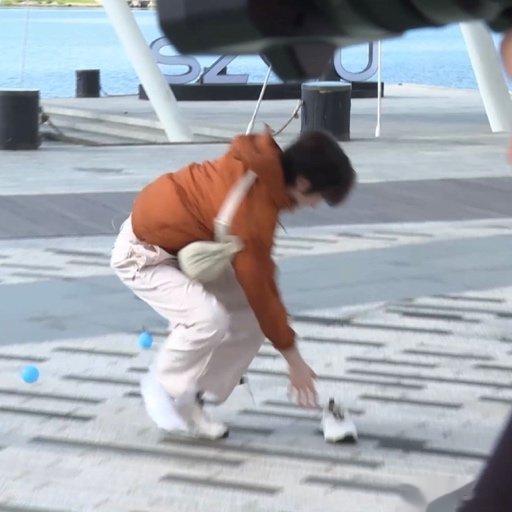 #井胧录综艺摔倒#看着井胧录综艺节目的时候，这一跤摔的把鞋子都甩飞了，当时感觉刷