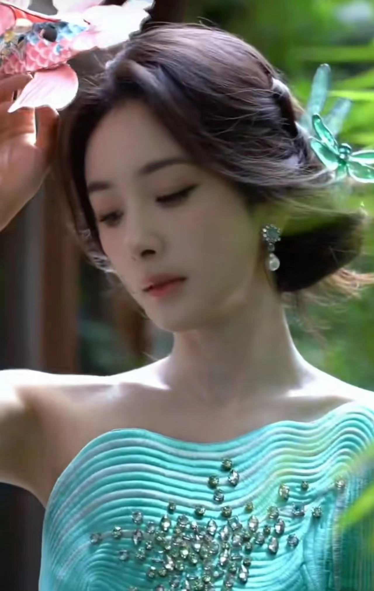 #杨幂第72套高定##杨幂薄荷绿高定长裙# 杨幂第72套高定🈶️，薄荷绿高定长