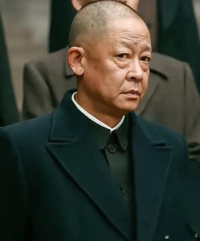 王志文在《天道》中说：“无权无钱，不谈格局，生存才是王道；无人无势，不谈情怀，务
