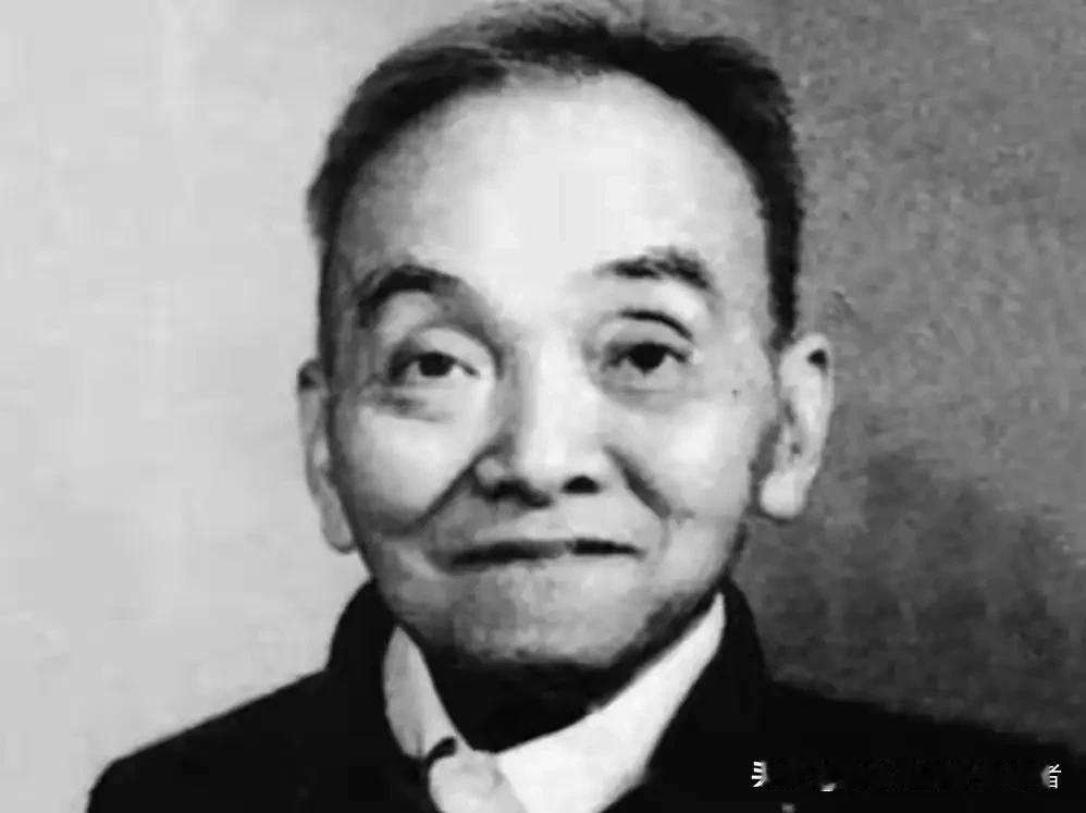 1949年，死刑执行前几小时，他用一块烂木板，给自己搭了一条生路
 
1949年