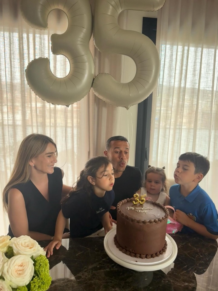 【故人何在？】和家人一起过生日的蒂亚戈…其实，蒂亚戈今年才35岁而已——原本可以