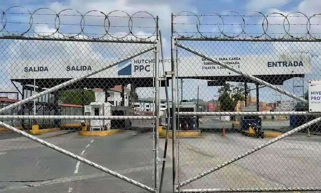 抗议一万遍，不如军舰过去转一圈！2月23日，巴拿马政府派人强行接管巴拿马运河上长