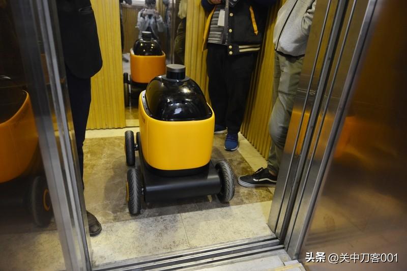 探寻人工智能，人与AI全新序章如今，智能家电交互、线上AI办事、实时智能导航、无