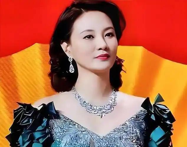 央视最惨女主持，男友被判死缓，丈夫惨死狱中，现在 49 岁依旧单身，半生荣辱皆成