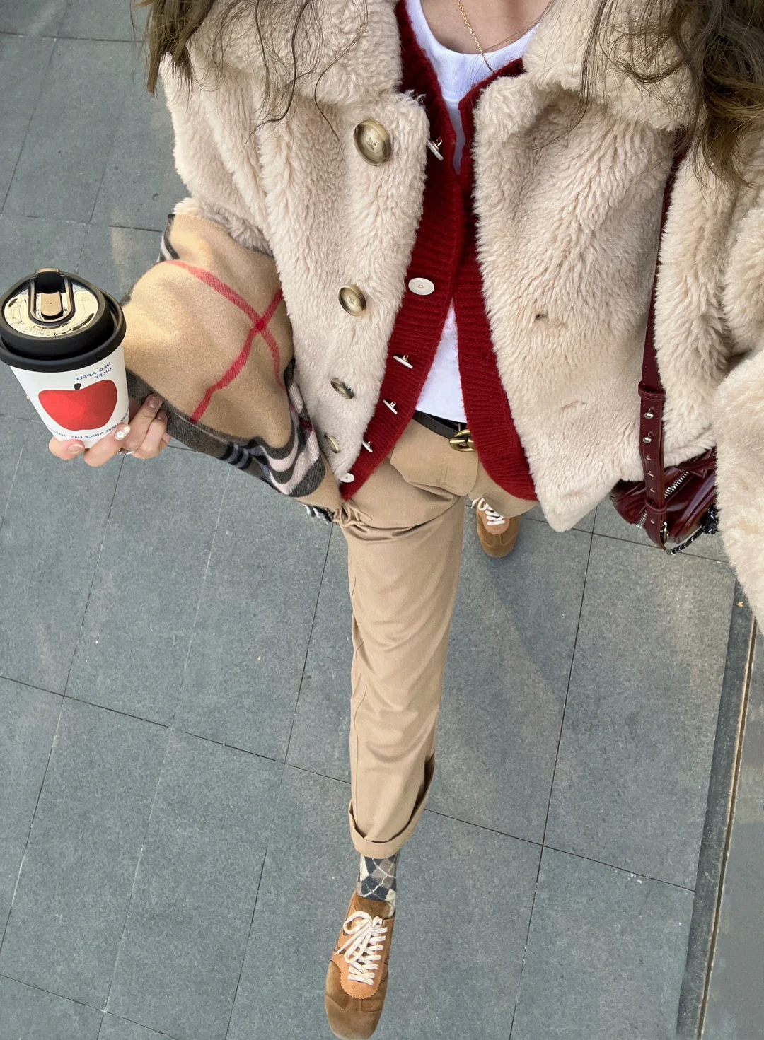 过年回家穿什么🧣还得是红色毛衣喜庆吖！