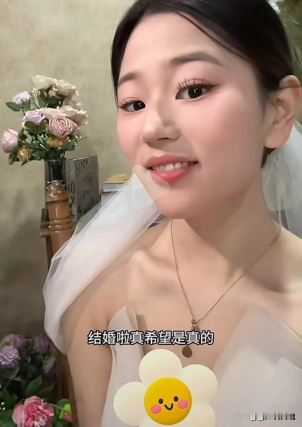 结婚时都没能拍婚纱照，如今离婚了独自来拍，这样做又有什么实际的意义呢？