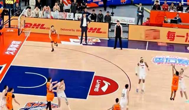 CBA常规赛第二阶段激战正酣，辽篮目标究竟何在？是稳坐榜首，还是另有打算？
辽篮