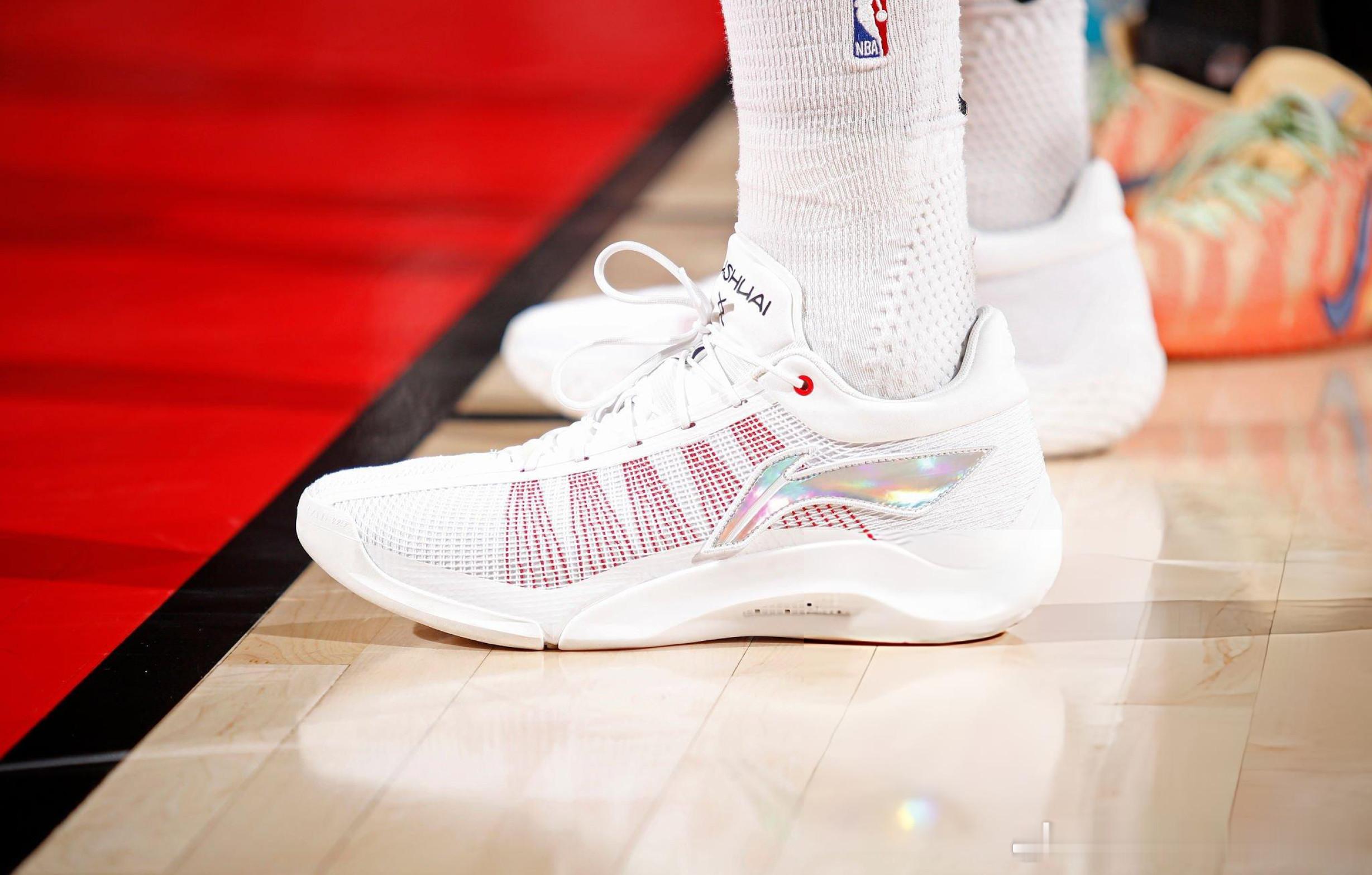 好一个call back！！！瀚森今日上脚驭帅20 全新配色，配色思路来自于7年