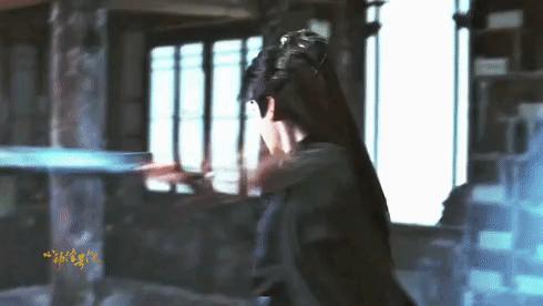 暗河传这剧情咋这样，1-4集出场好多出场的，一下子就噶了，p3满地血，感觉好腥啊