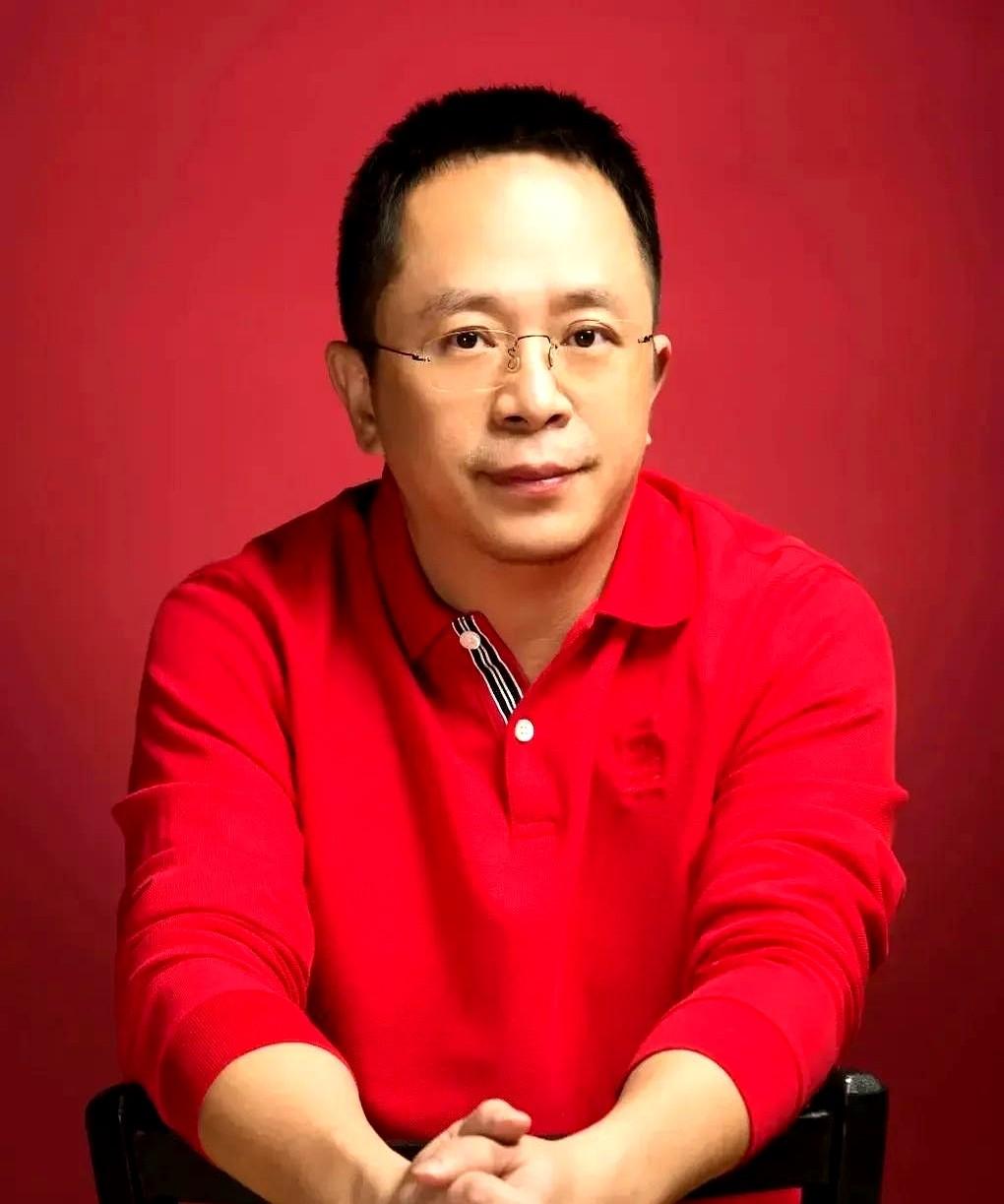 天天刷的AI搜索、语音助手，背后那位低调到几乎隐身的大佬，你八成没听过。

梁文