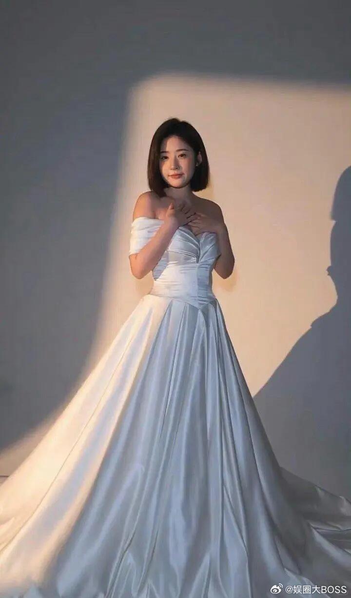 黄一鸣回应让女儿演短剧网友随口一提，就立刻打算让孩子试水演艺圈，多少有些太心急了