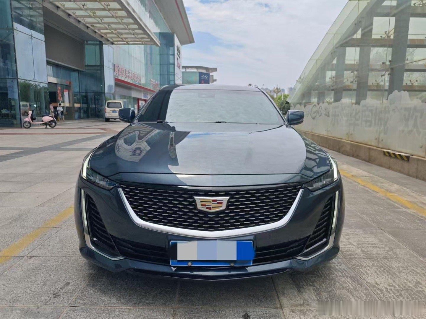 21年凯迪拉克CT5豪华，安全行驶4.1万公里，全车就两个面做漆，一手车，过第三