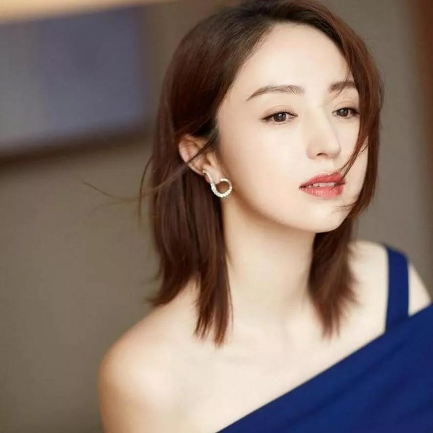 红袖添香夜，风华绝代人。