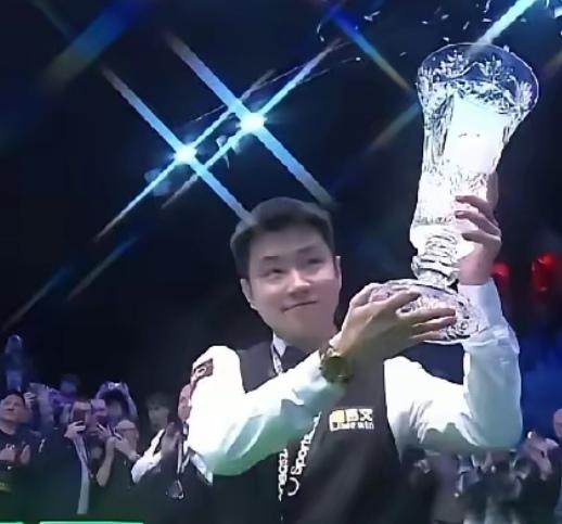 赵心童10-3大胜世界排名第一的特鲁姆普！囊括本赛季三大红包福利赛事冠军！一共喜