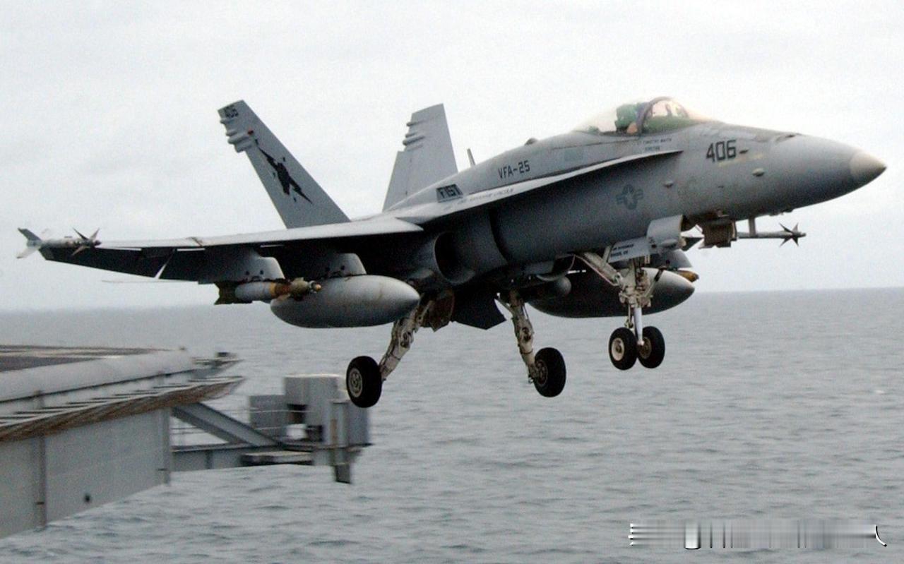 别再扯什么“南海魔咒”了！美军两架战机坠毁，不是遭遇电磁攻击。很多人以为，这是神