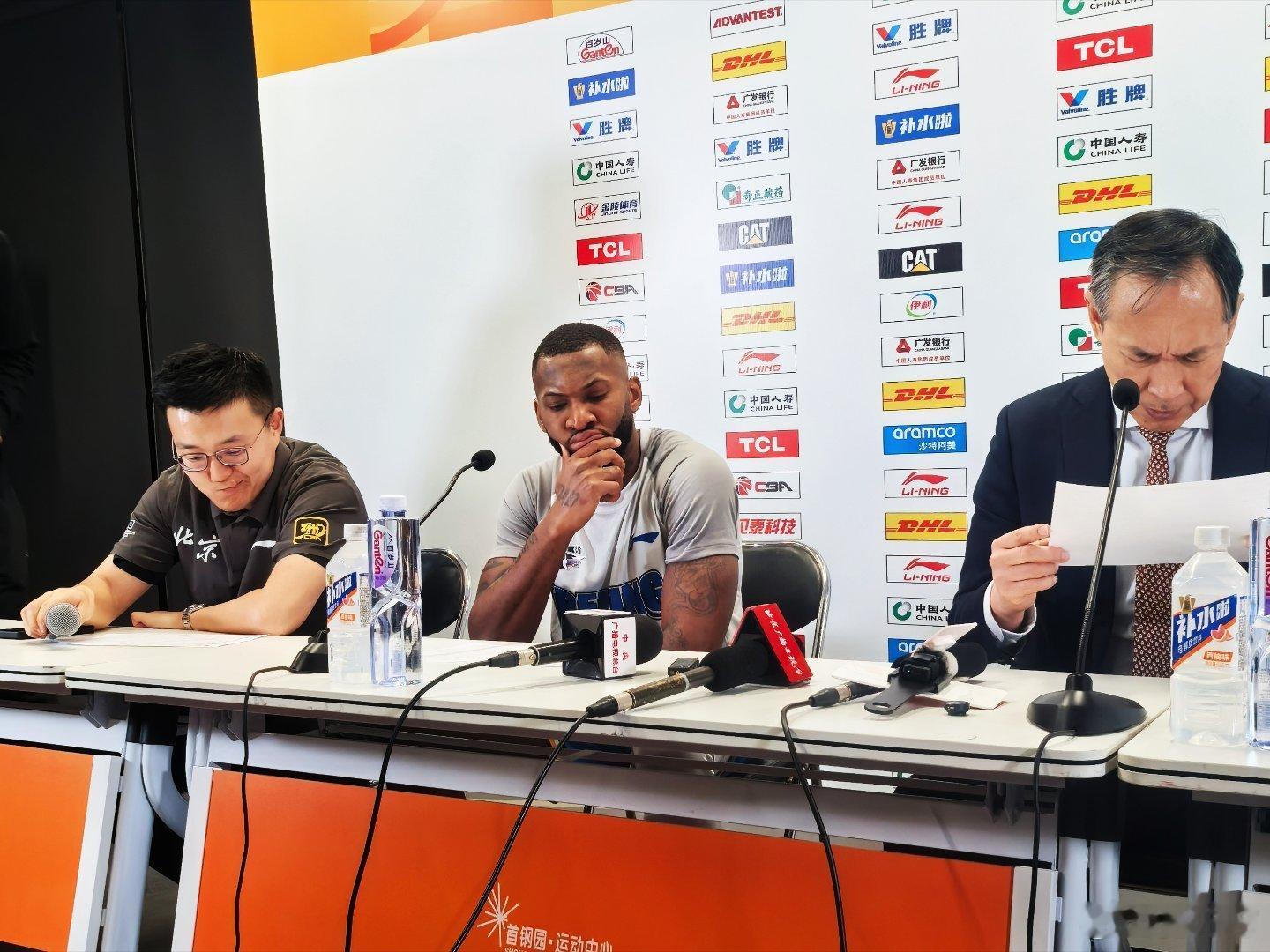 北京男篮vs广厦男篮 许指导认为输球来的很及时，前面对手实力有限，和强队交手收获