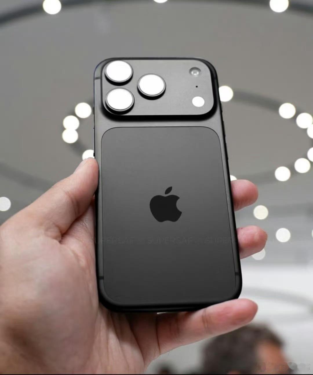 黑色版iPhone17ProiPhone17为啥没黑色？黑色掉漆啊我这个手机壳掉