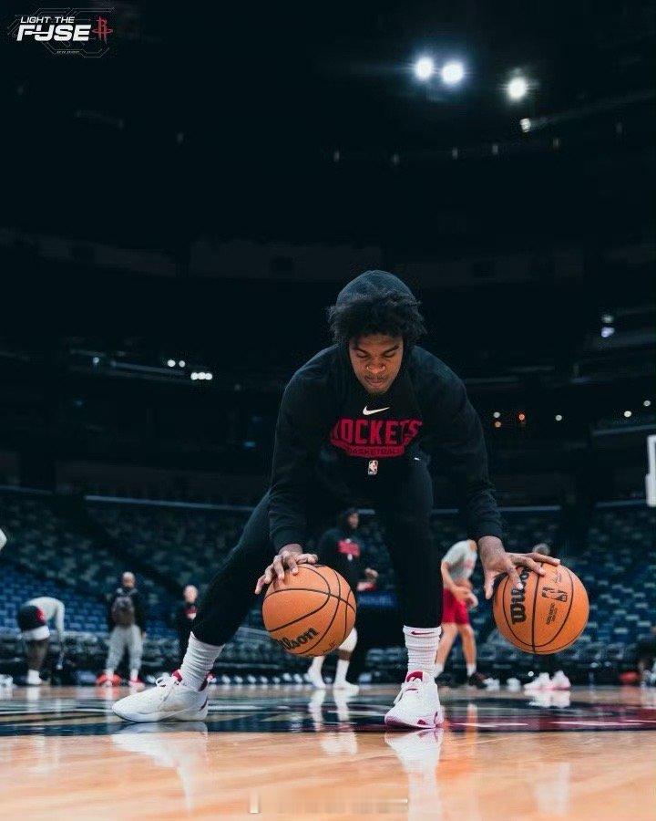 火箭两大旧将，都要来CBA打球了，克里斯托弗加盟深圳，戴申-尼克斯加盟山西休斯顿