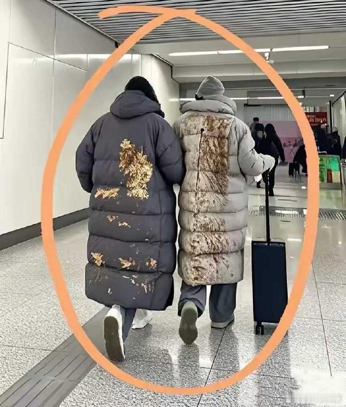 巴黎市家限量版全球仅10000套，每套售价百万起。能同时见到两套实属难得…… 