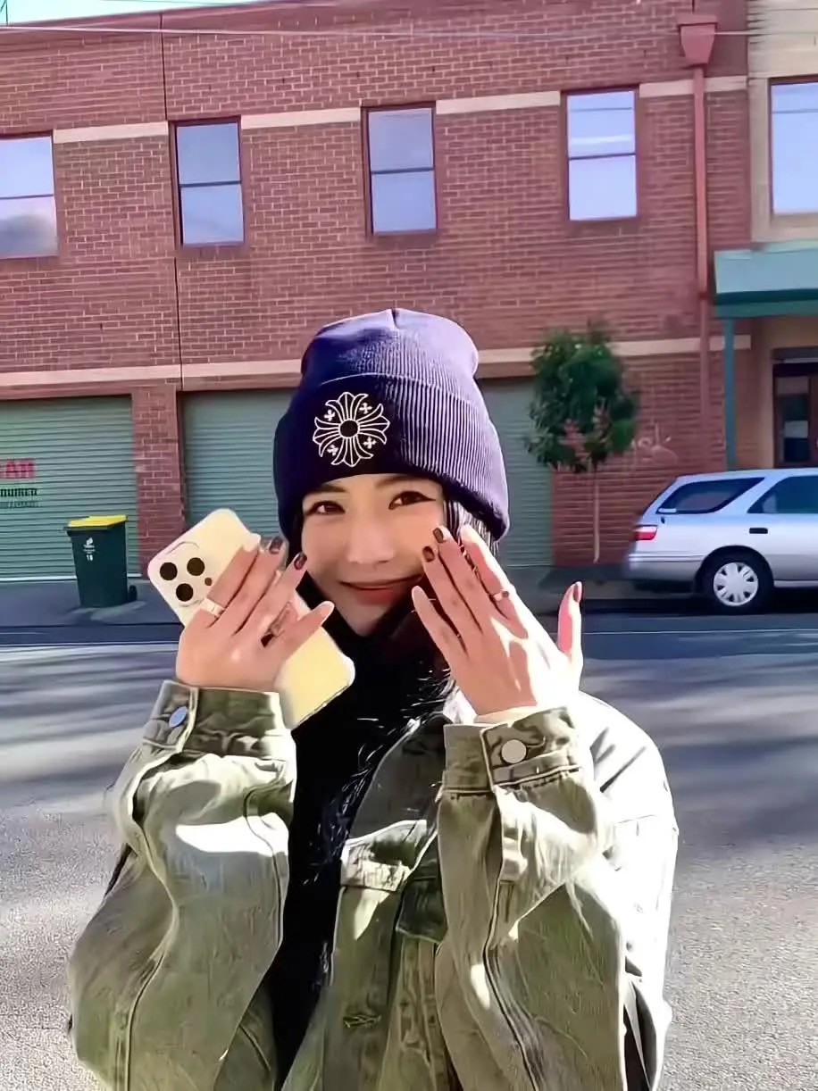 好的爱人会富养你 理解你 并成为那个帮你兜底的人.