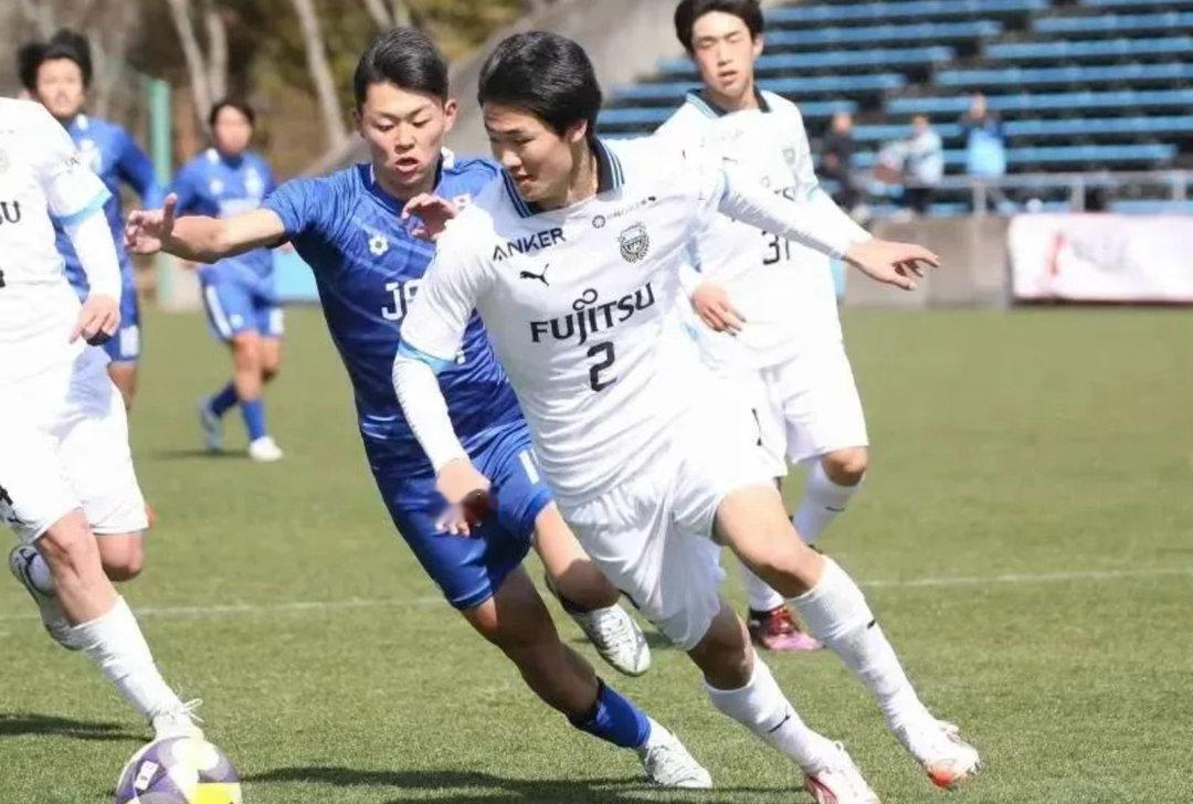 川崎前锋官方：原中国籍19岁后卫关德晴已正式取得日本国籍足球日本 4月24日，J