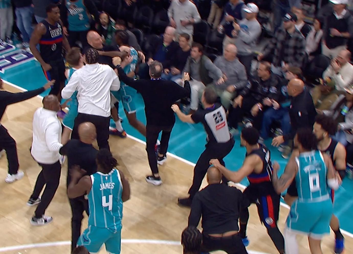 这现场是相当混乱活塞黄蜂冲突活塞vs黄蜂