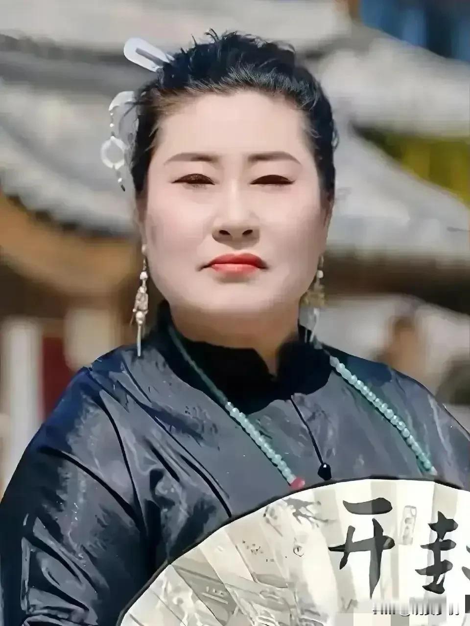 王婆累了，她要走了，近日王婆说媒换人了，原先的王婆要休假一个月，其实休假只是一个