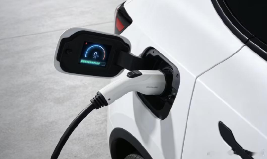 2025年中国占世界汽车份额36%乘联分会秘书长崔东树今日发文称，2025 年 