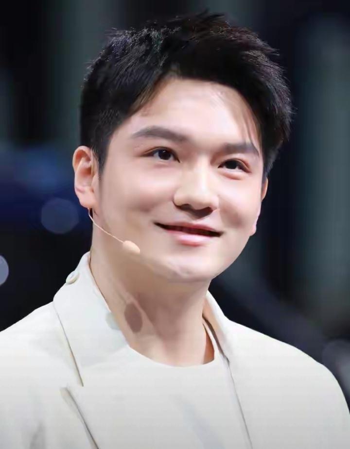女乒新星加盟樊振东投资的MLTT，东哥跨界搞乒乓版图再扩容！
 
樊振东这波操作