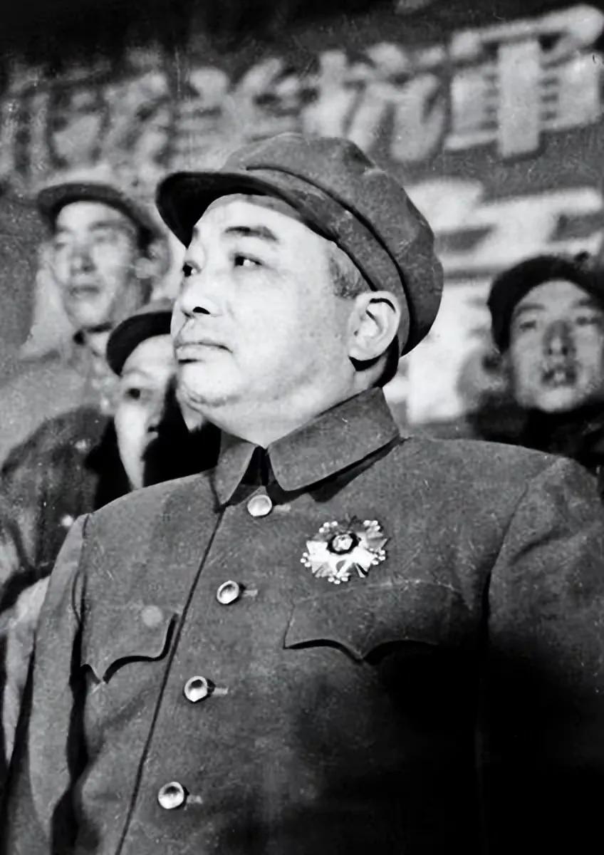 “你去杀了彭德怀！”彭德怀的警卫员王满星正在和未婚妻亲热时，对方突然提出这个要求
