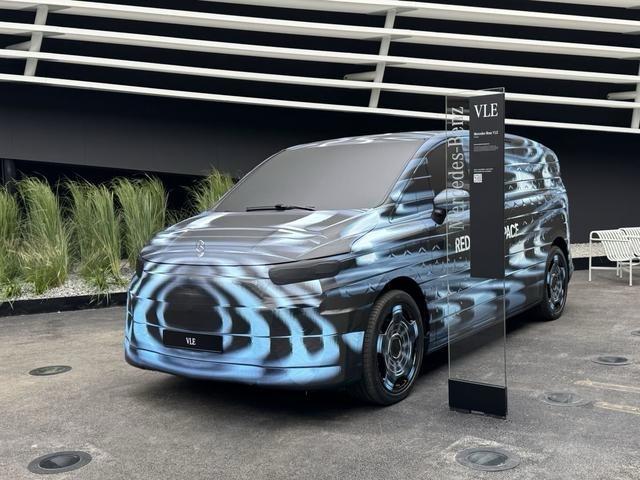 看完奔驰VLE最新预告图，我只想问一句：奔驰老板是有什么把柄落在设计师手上了么？