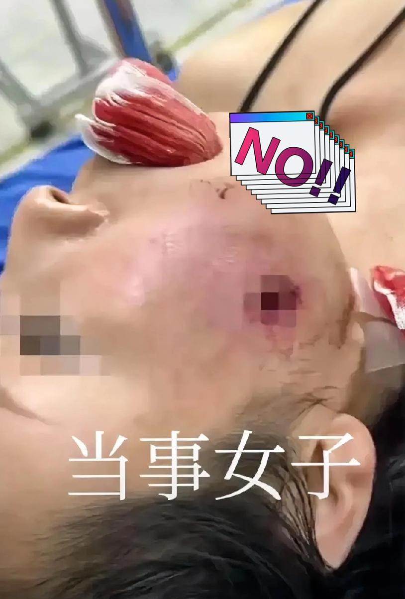 普吉岛这波操作

直接把我给看懵了。

一对母女去那边旅游，正搁那儿美美地摆姿势