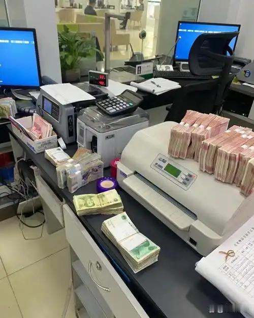 请问各位，你还需要多少钱才能解决您现在的烦恼？
才能彻底的完全解决你的困境？
负