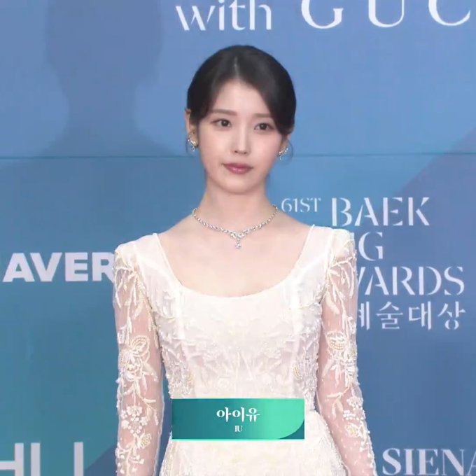 250505 IU百想艺术大赏红毯女王！ ​​​
