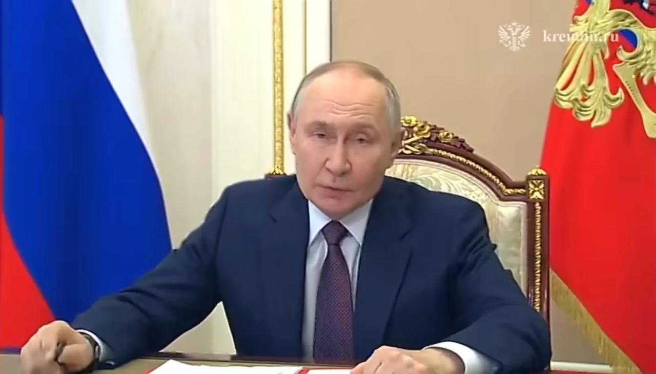 美欧互撕，俄罗斯自然是喜闻乐见，并且在进行拱火，让美欧撕得再厉害一些。
俄罗斯总