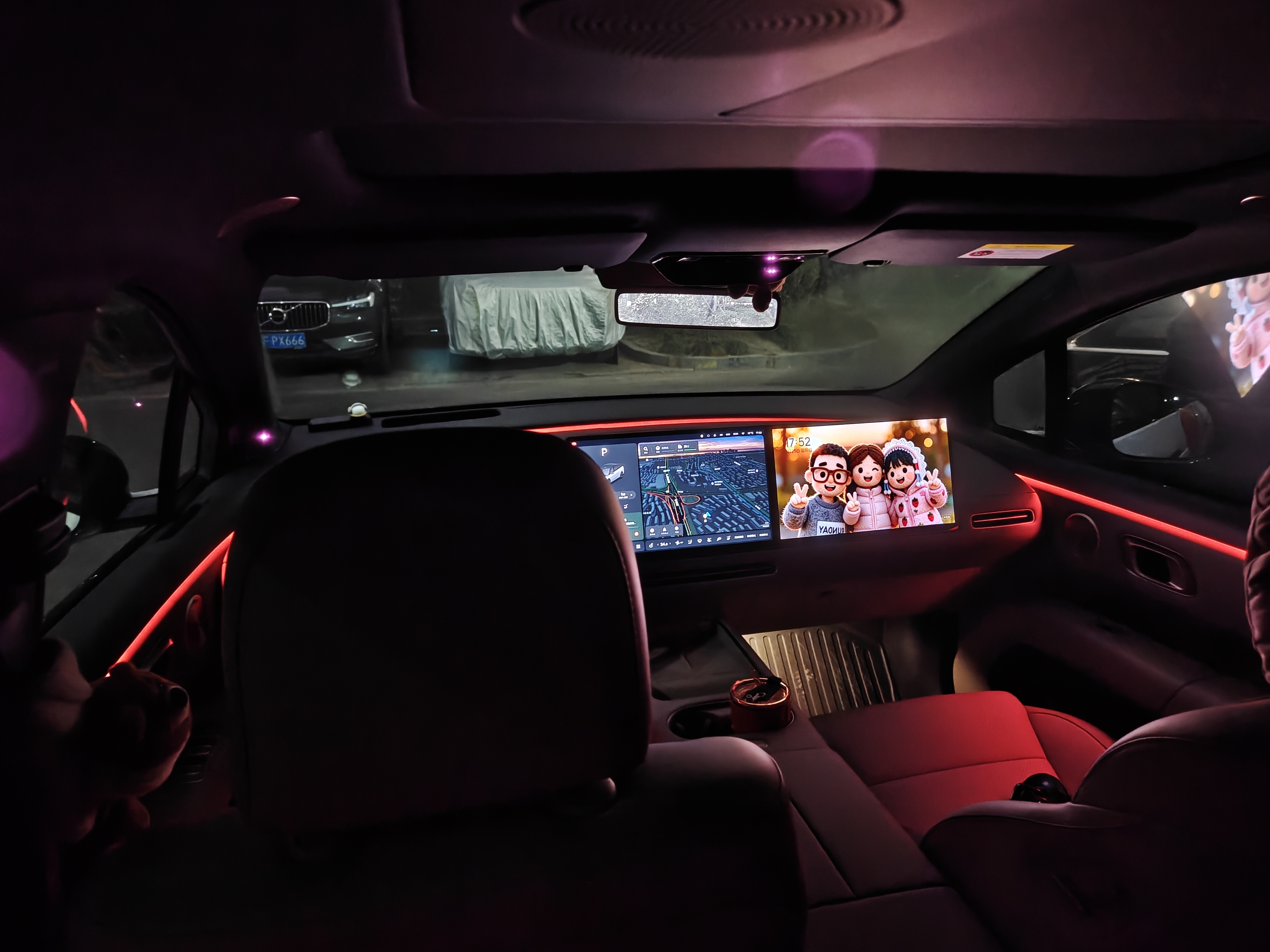 理想8.2的一些小体会优点：基础能力很强。包括绕行很丝滑，刹车、起步很柔和，还有