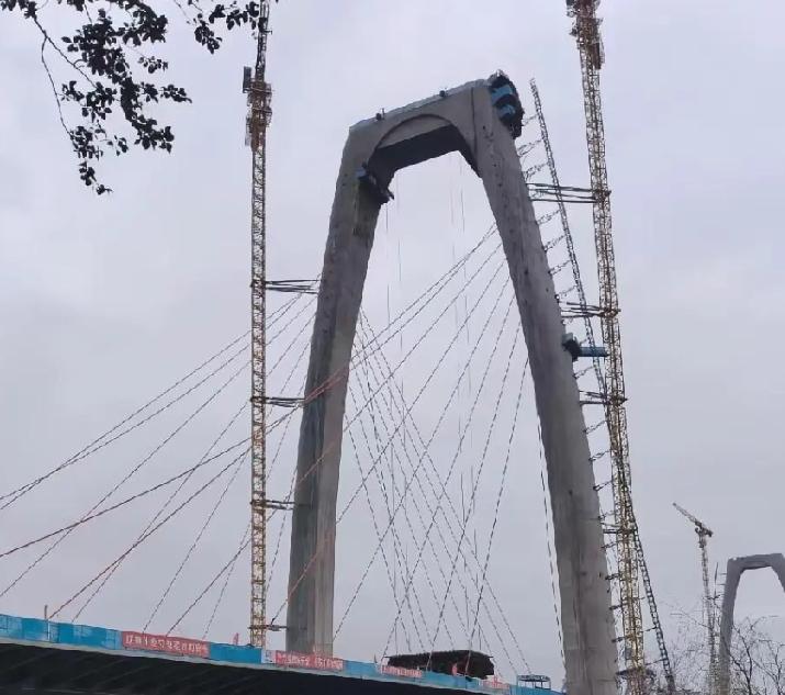 夏日生活打卡季建设中的蚌埠延安路大桥（二）