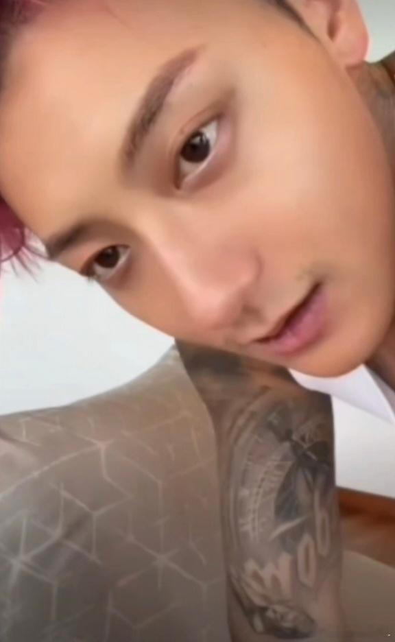 黄子韬[超话] 黄子韬这个身体真是让人头疼，这个哮喘断断续续一个月了，前天又喘不