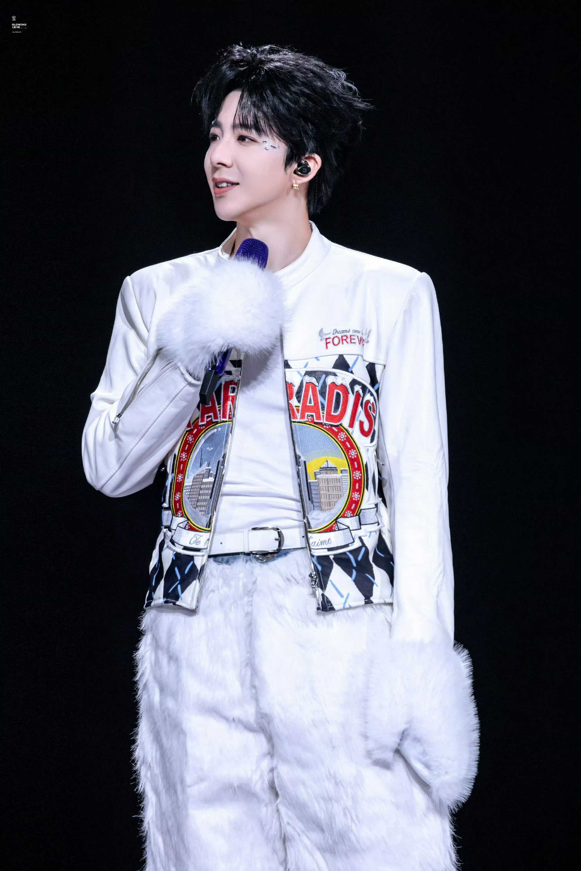 整条星河披在宁的身上，熠熠生辉.老大，往后余生皆坦途。